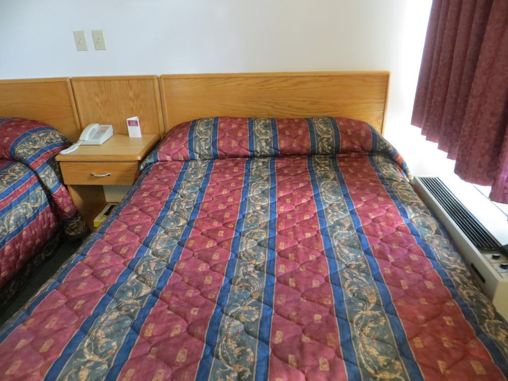 City Centre Motel Ванкувър Стая снимка