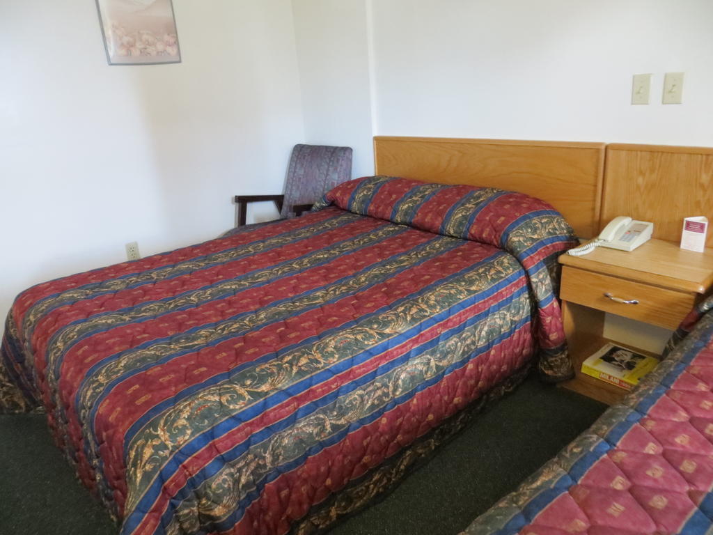 City Centre Motel Ванкувър Стая снимка